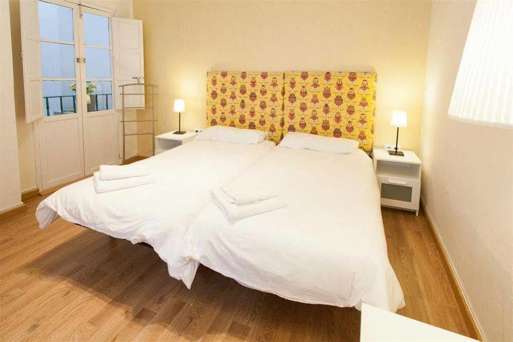 Plaza De Santa Cruz Apartment เซบีญา ภายนอก รูปภาพ